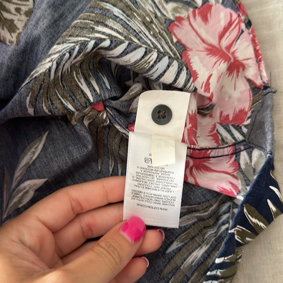 Express (Medium) Floral Short Sleeve Button Up - Picture 9 of 12